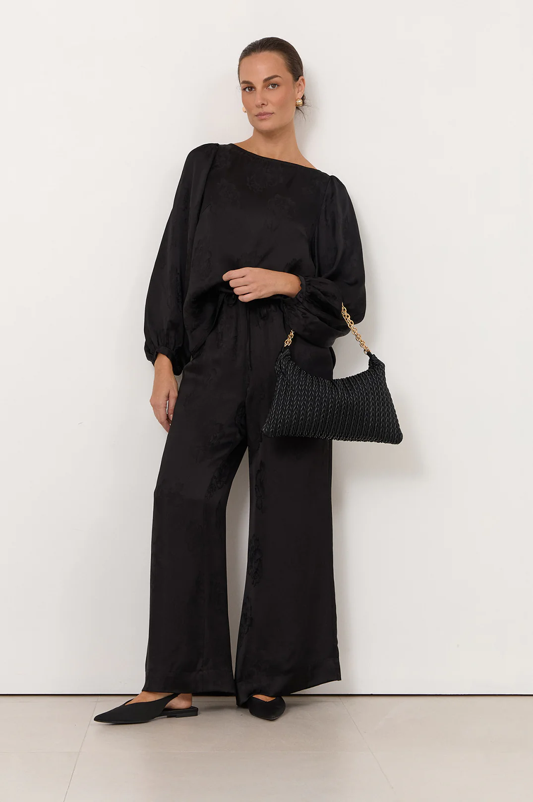 Arrow Weave Shoulder Bag (Black) - Image 4