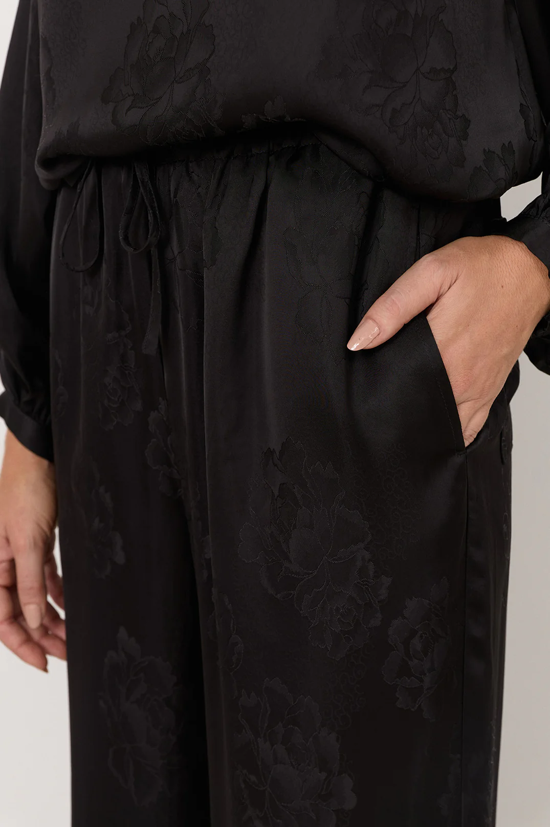 Asani Brocade Wide Leg Pant (Black) - Image 3