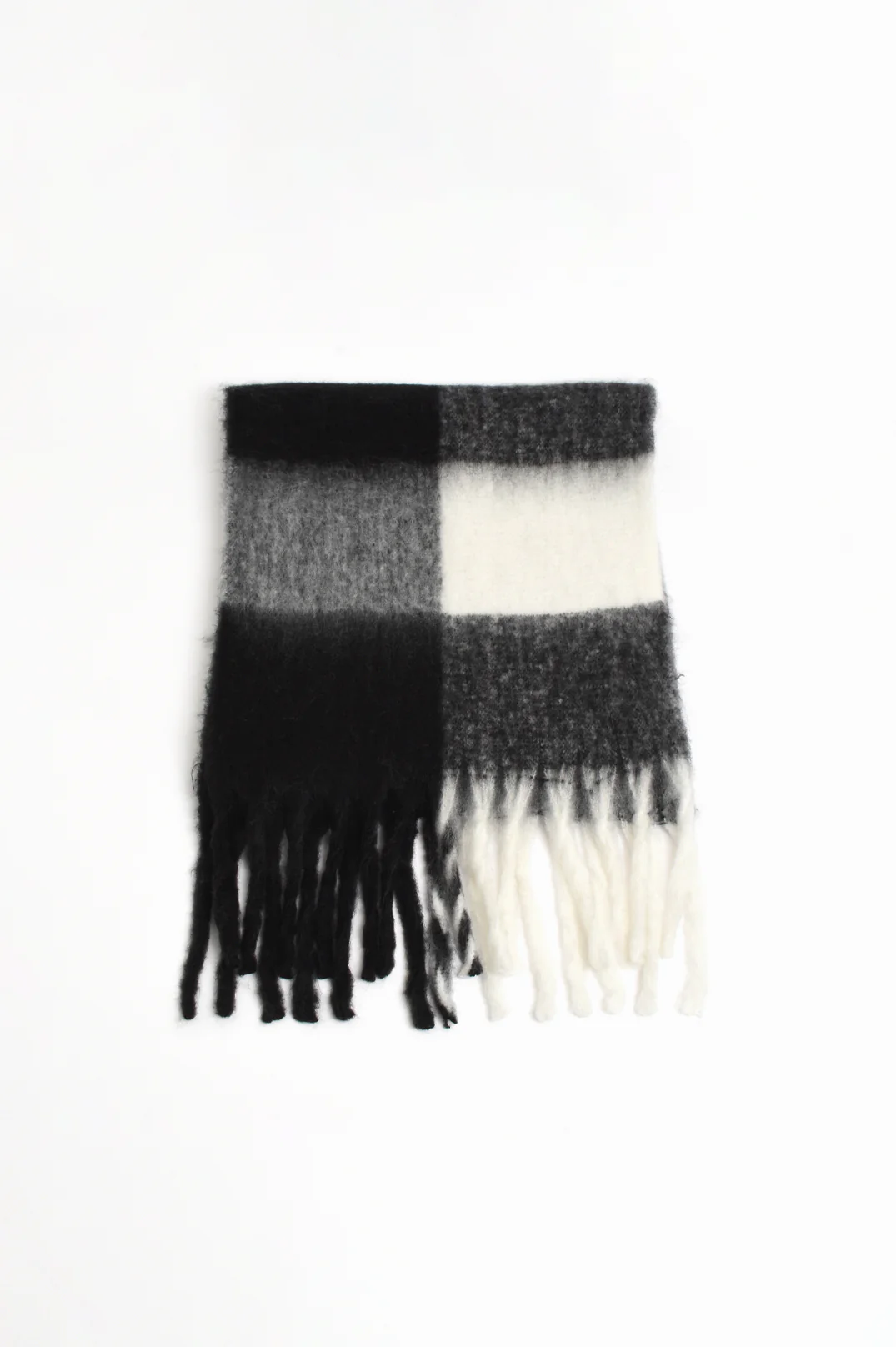 Check Pattern Fringe Edge Scarf (Black/Cream) - Image 2