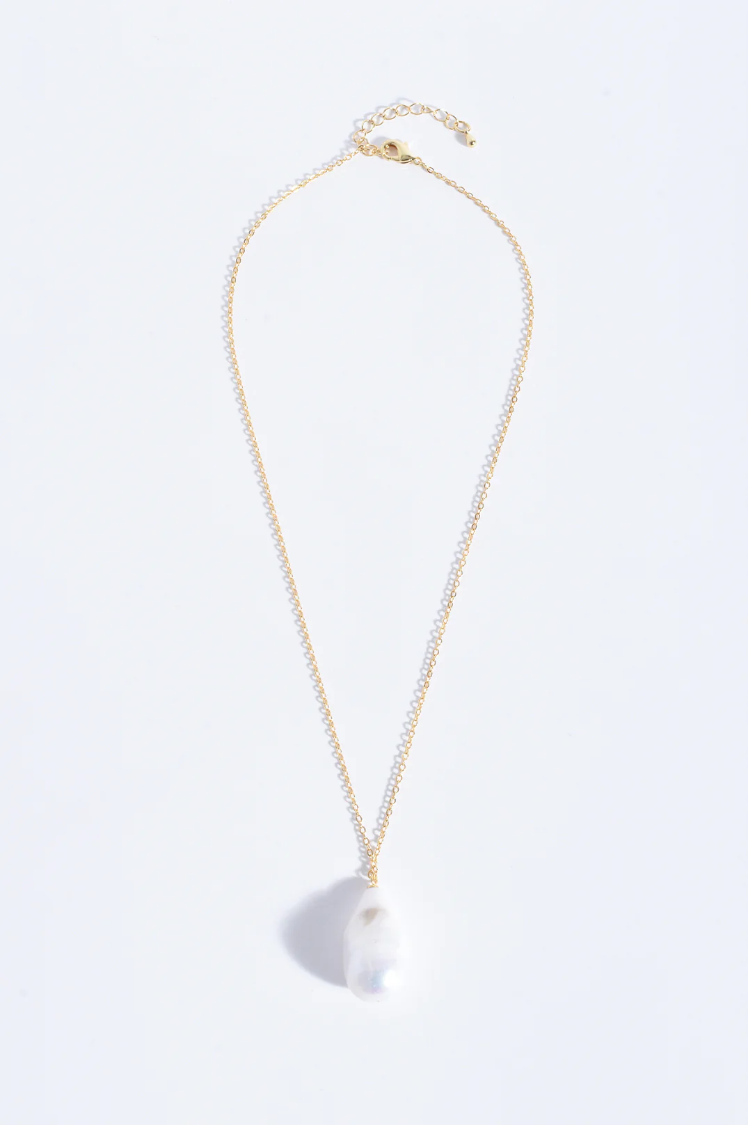 Fine Short Chain Baroque Necklace (Cream Gold)
