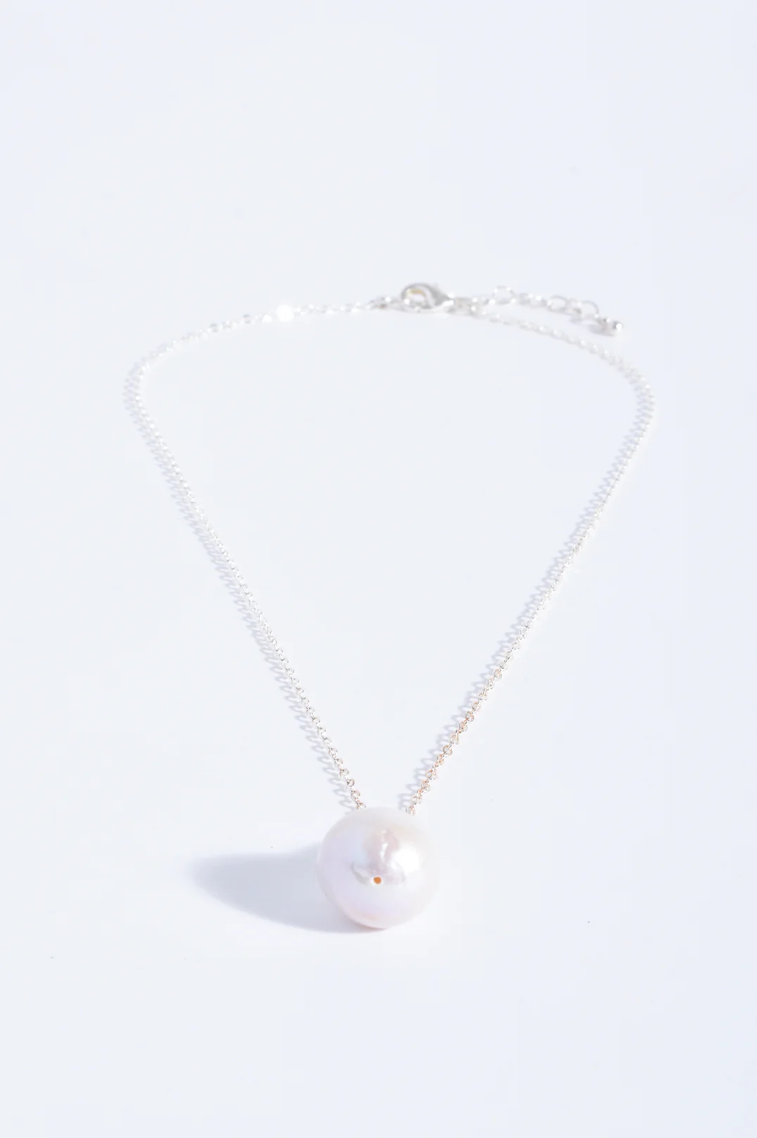 Fine Short Chain Baroque Necklace (Cream Silver) - Image 2