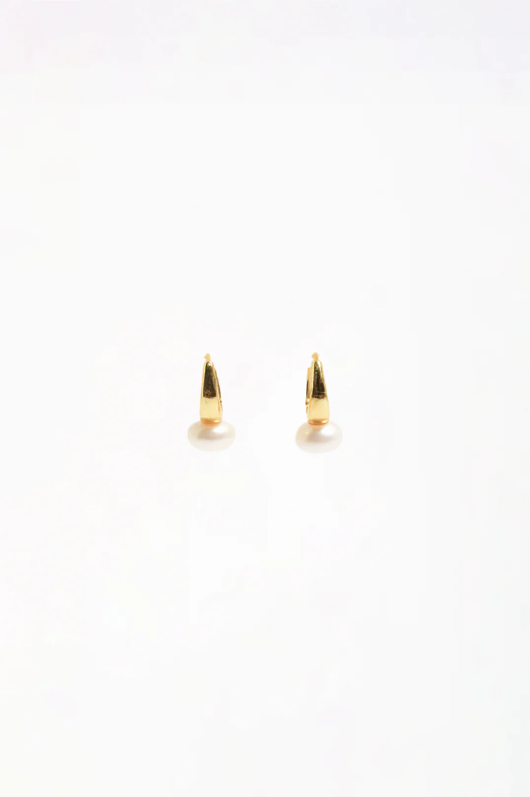 Freshwater Pearl Mini Hoops (Cream/Gold) - Image 2