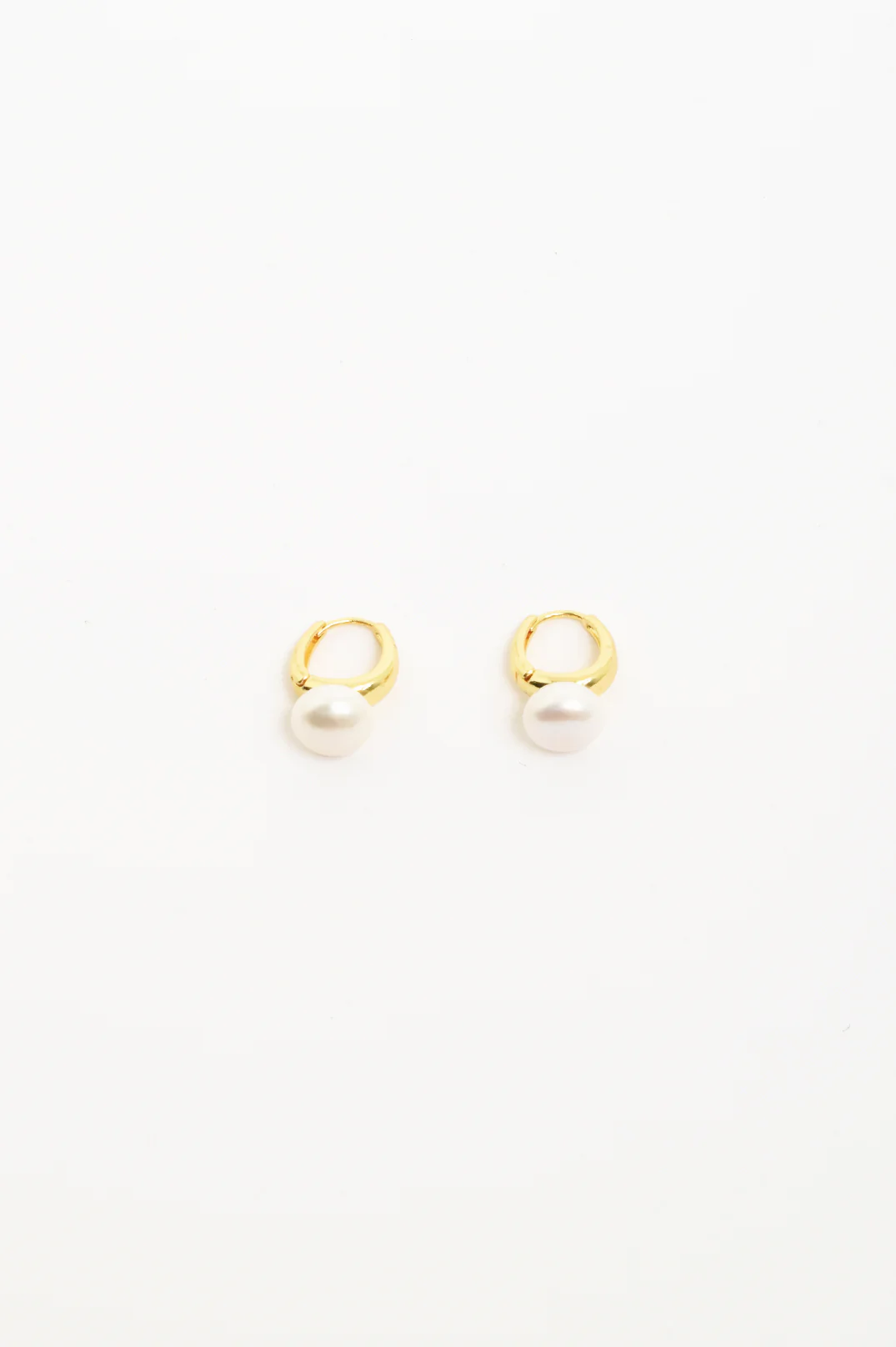 Freshwater Pearl Mini Hoops (Cream/Gold) - Image 3