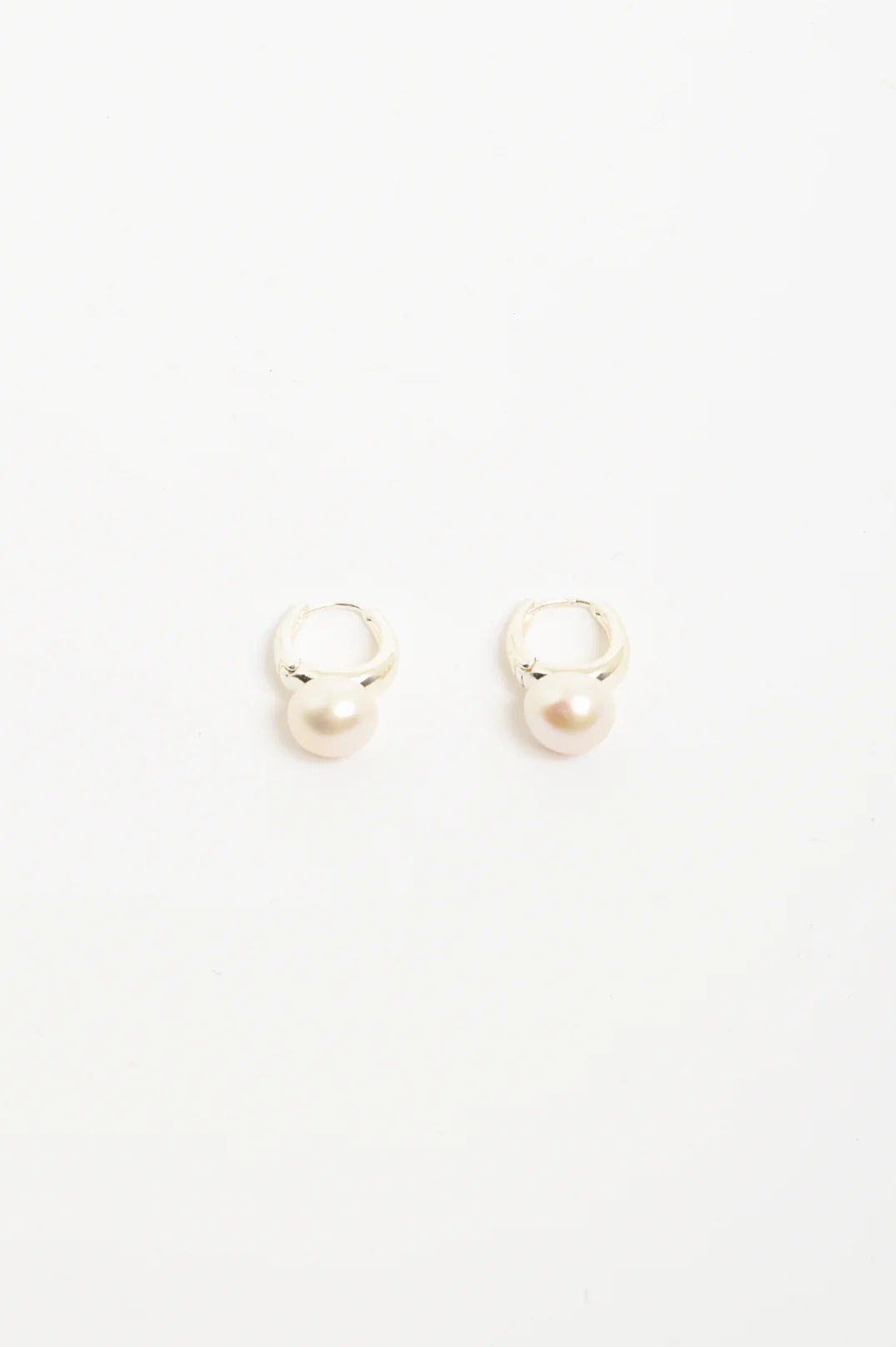 Freshwater Pearl Mini Hoops (Cream/Silver) - Image 3