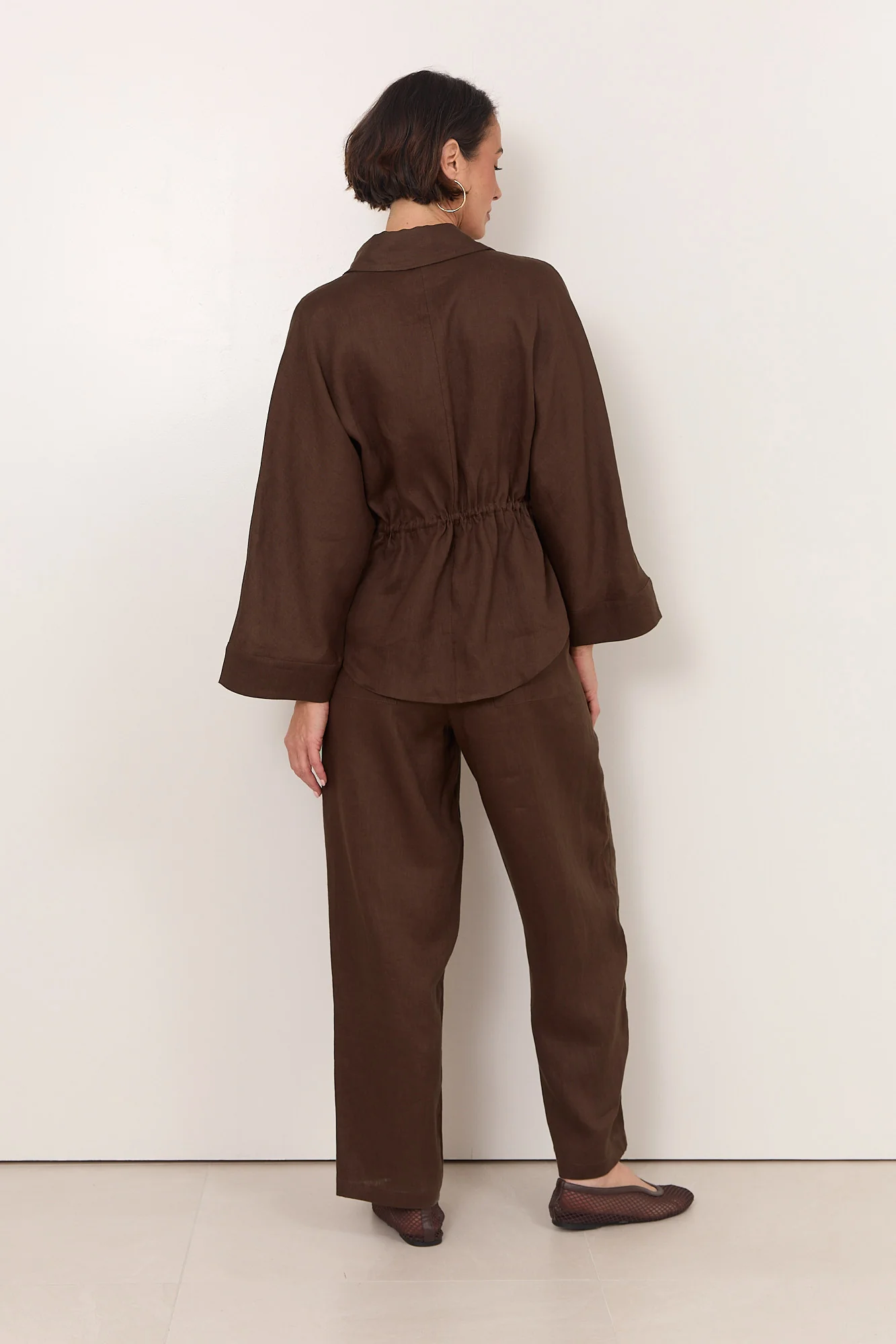 Hollis Linen Barrel Leg Pant (Chocolate) - Image 4