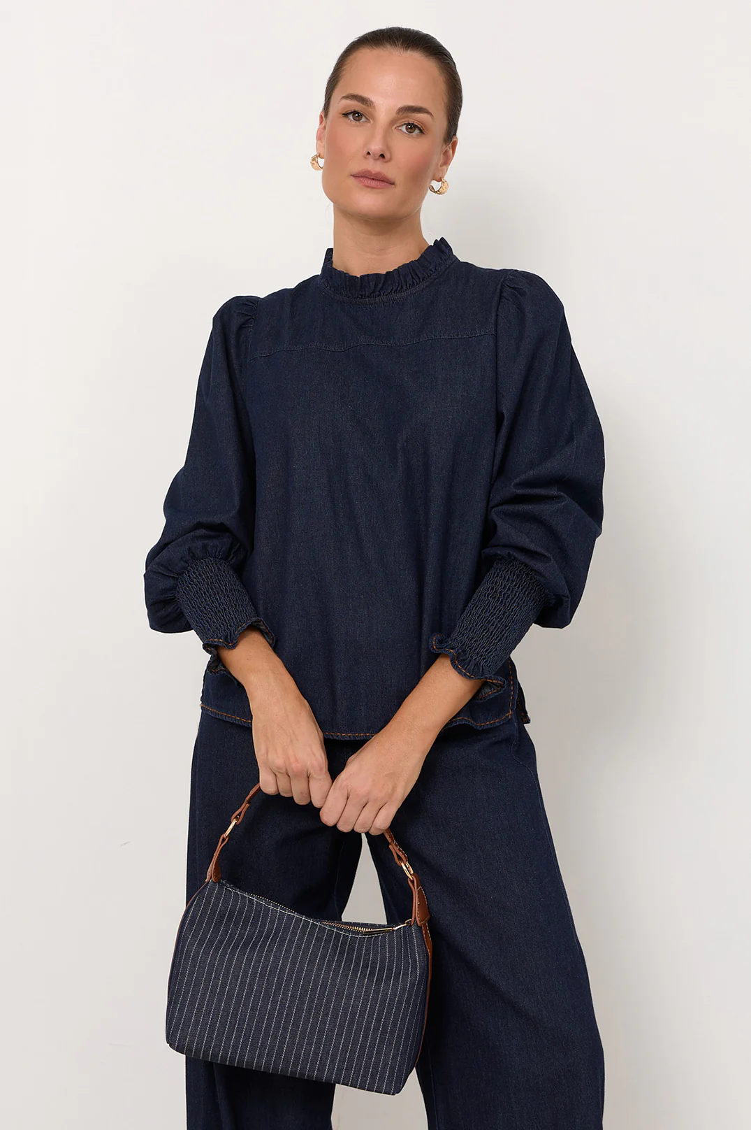 Lou Webbing Strap Crossbody Bag (Navy) - Image 2