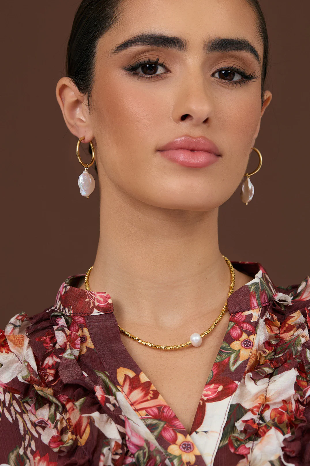 Metal Chip and Pearl Short Necklace (Silver) - Image 2