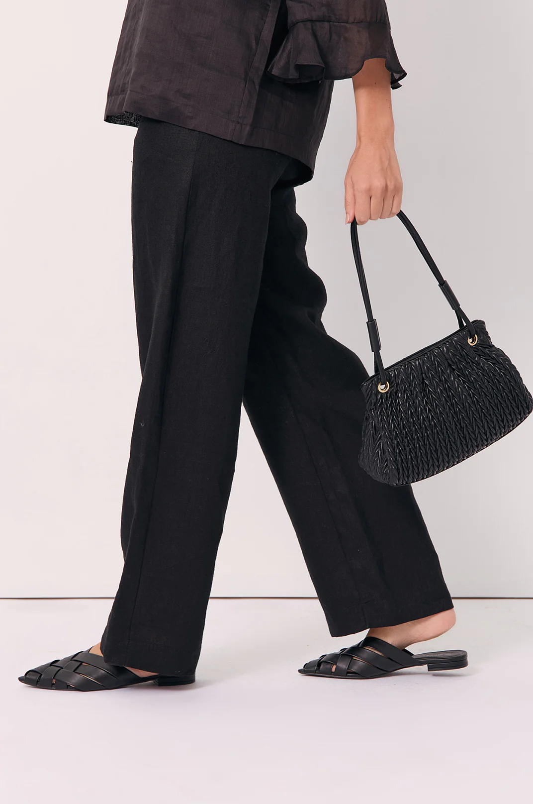 Mina Textured Gathered Handbag (Black) - Image 2
