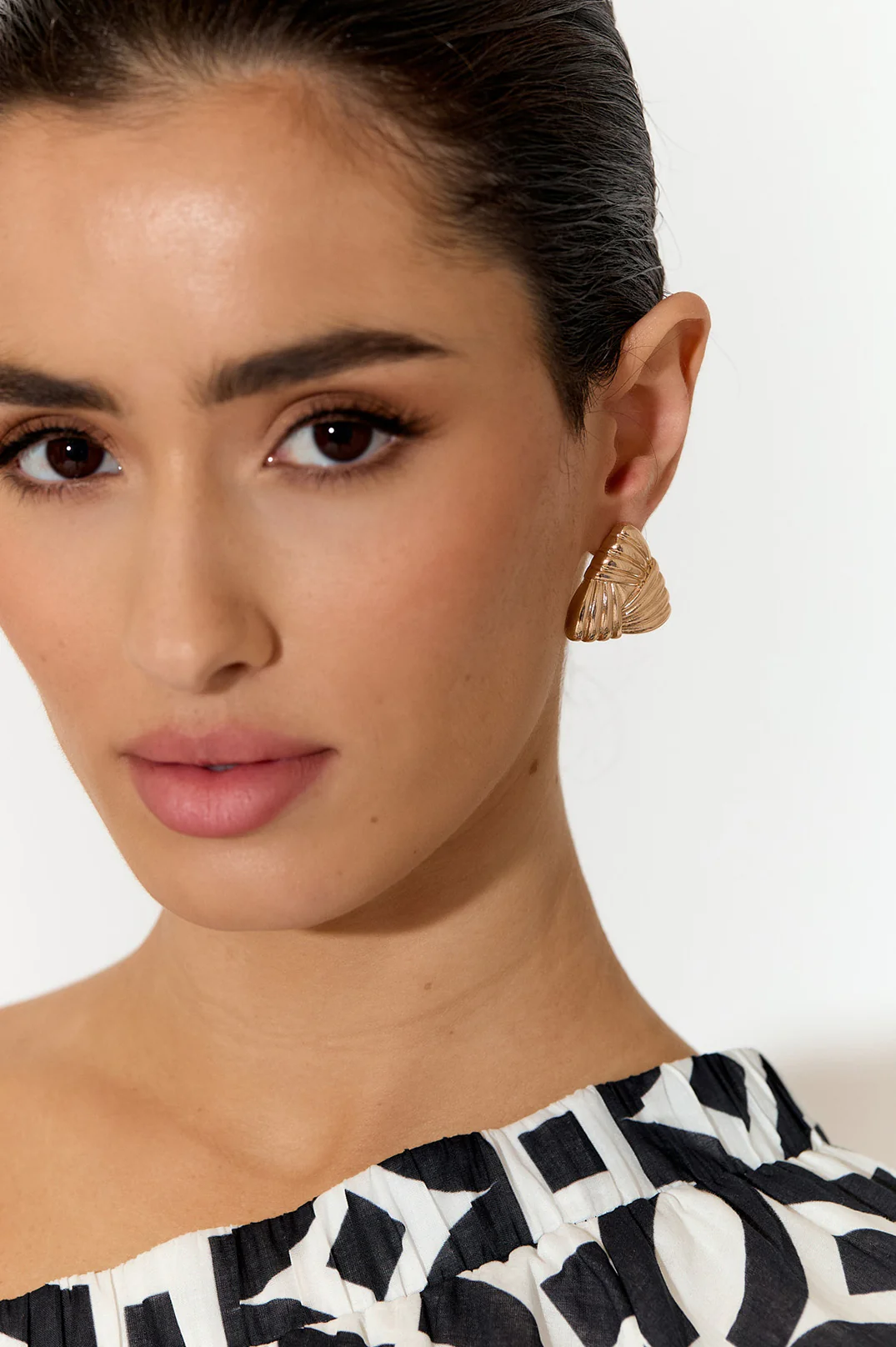 Patterned Metal Triangle Earrings (Gold) - Image 2