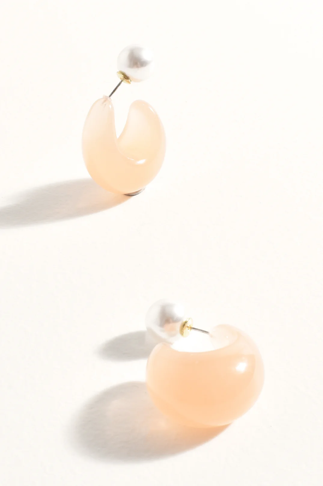 Pearl Back Curved Resin Hoops (Nude)