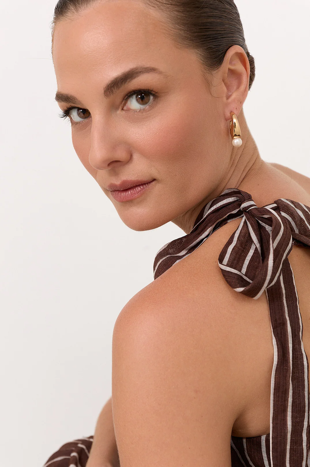 Pearl Drop Curved Front Earrings (Gold/Cream)