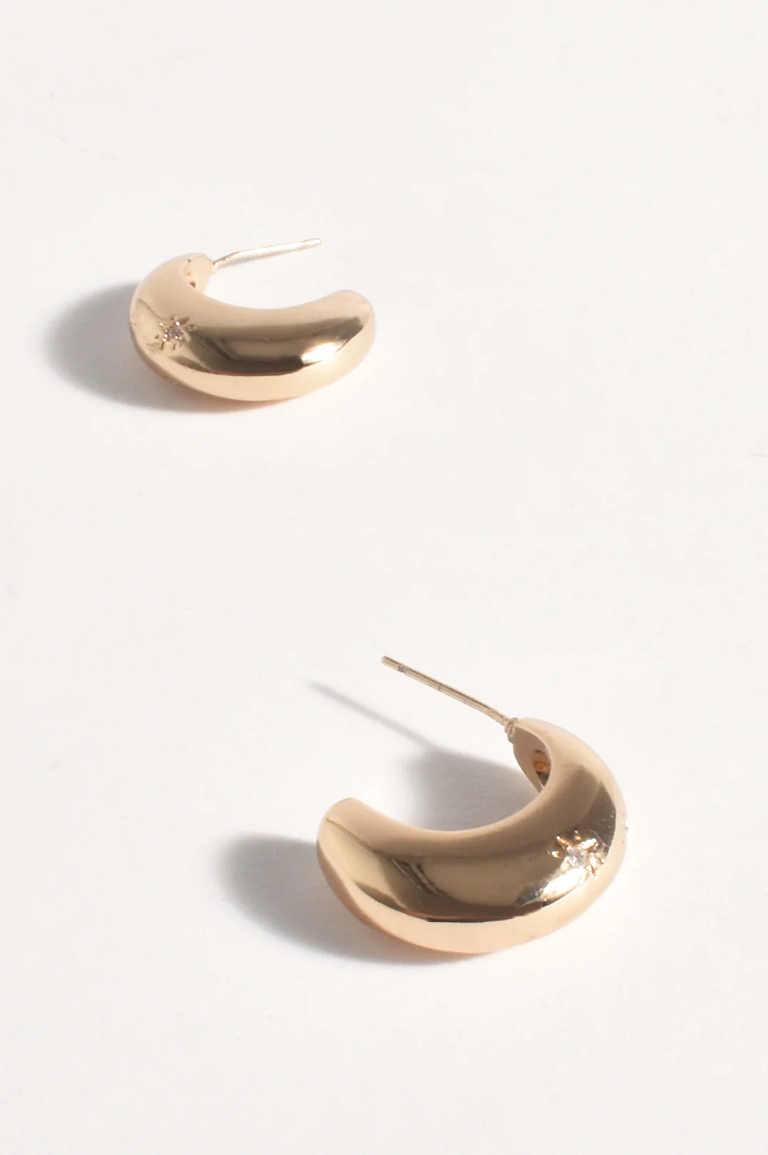 Polished Curve Front Event Earrings (Gold)