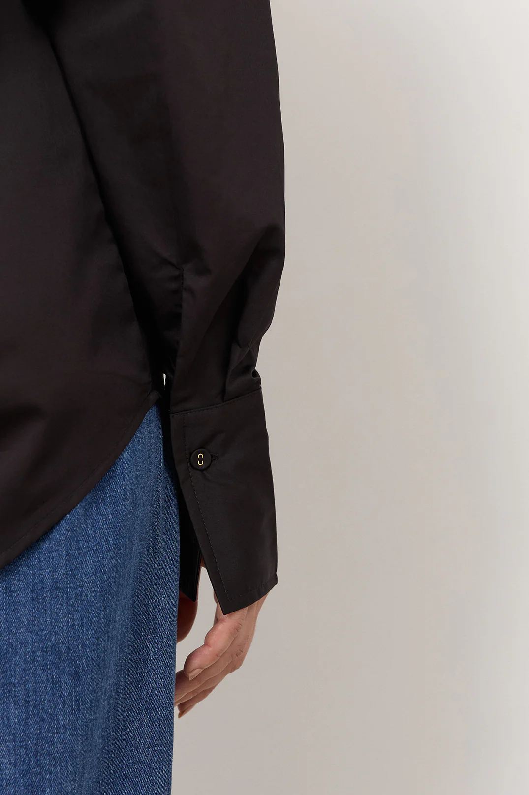 Raya Poplin Shirt (Black) - Image 4