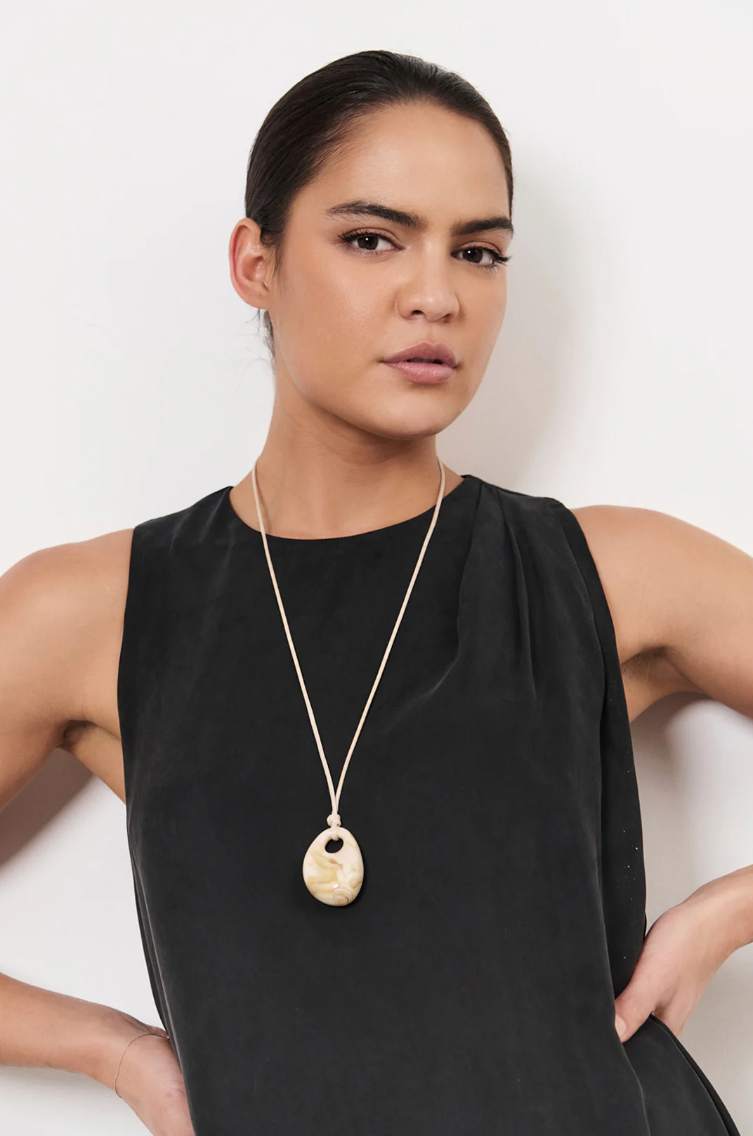 Resin Pendant Adjustable Leather Necklace (Camel) - Image 2