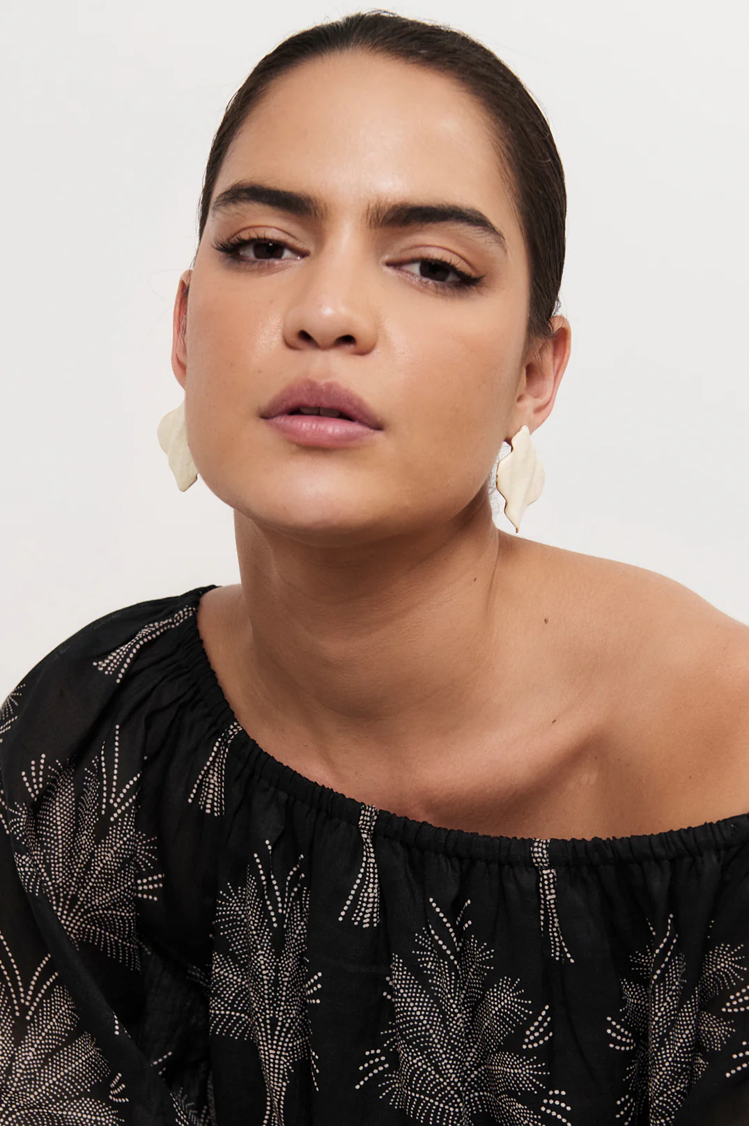 Statement Geo Event Earrings (Cream/Gold) - Image 2