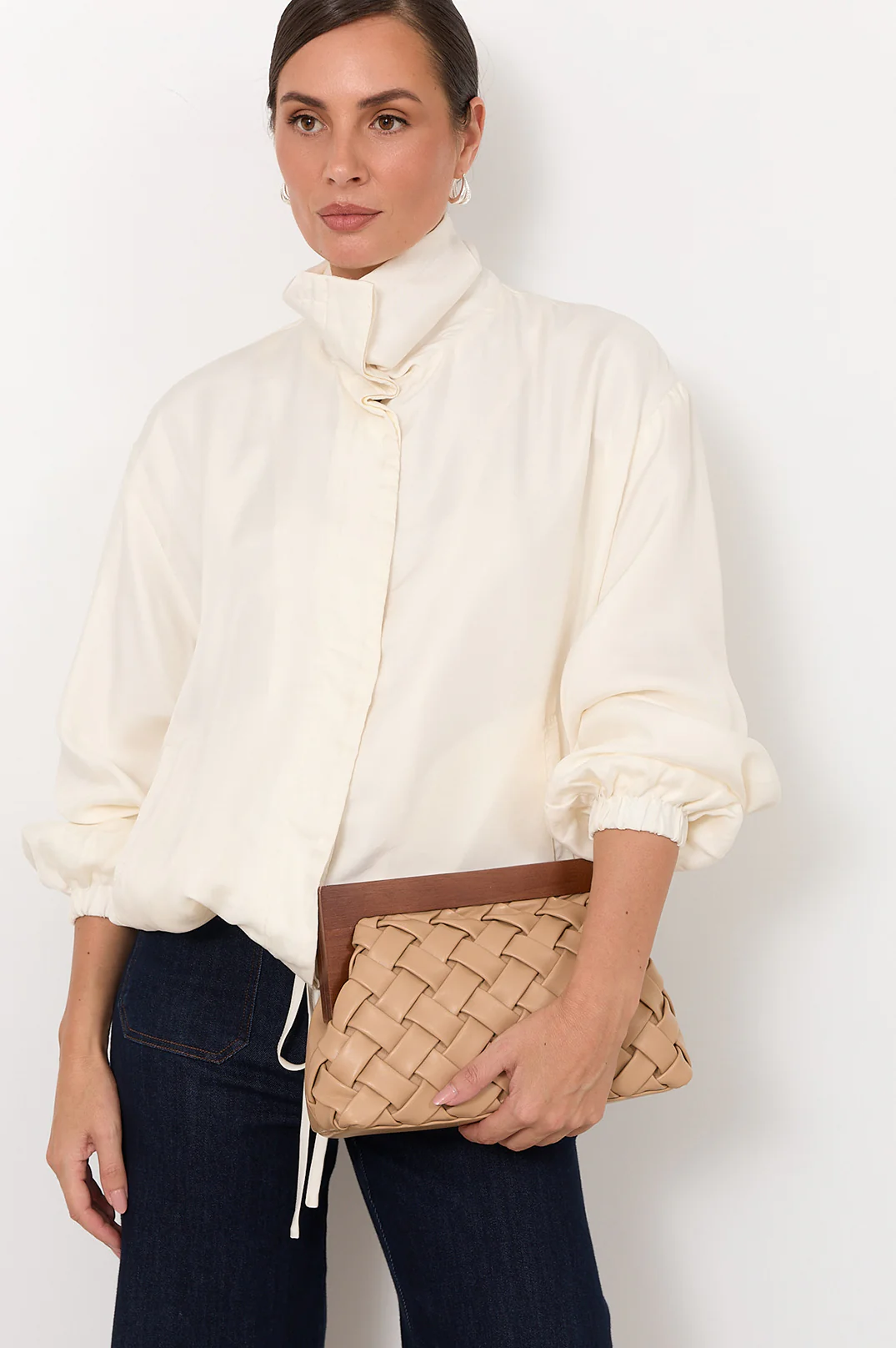 Vivienne Weave Timber Frame Clutch (Camel) - Image 2