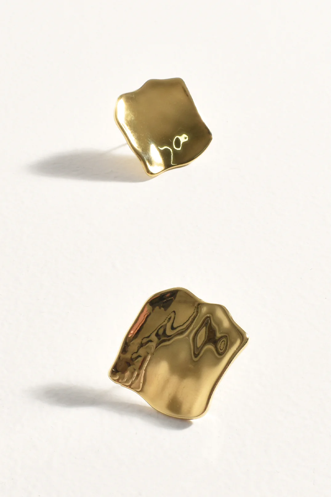 Wavy Square Stud Earrings (Gold) - Image 2