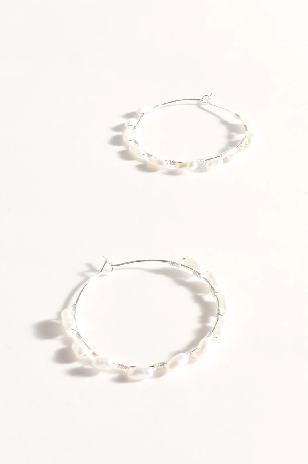 Wired Freshwater Pearl Hoops (Silver)